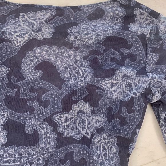 Beautiful patterned blouse - Picture 3 of 3